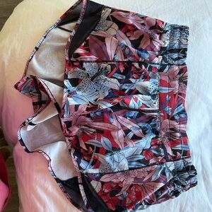 Lululemon shorty hot short